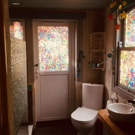 Cosy Shepherds Hut Between Maple And Hawthorn Guest house Mountshannon